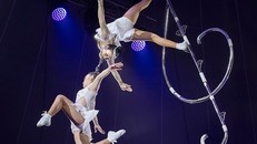 Hai nữ nghệ sỹ Hồng Thúy và Phạm Hướng (Giải vương miện vàng) “Công chúa Xiếc” 10/2022 Tại Cộng Hòa LB Nga.