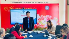 Ông Hồ Sỹ Minh, Phó chủ tịch thường trực Hội Nghệ sỹ Nhiếp ảnh Việt Nam thông tin về các hoạt động kỷ niệm 70 năm Nhiếp ảnh Cách mạng Việt Nam.