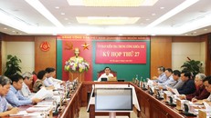 Đồng chí Trần Cẩm Tú, Ủy viên Bộ Chính trị, Bí thư Trung ương Đảng, Chủ nhiệm Ủy ban Kiểm tra Trung ương chủ trì phiên họp.