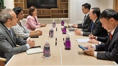 Bộ trưởng Bộ Khoa học và Công nghệ Huỳnh Thành Đạt hội kiến Phó Thủ tướng Cuba Ines Maria Chapman Waughn. Ảnh: TTXVN.