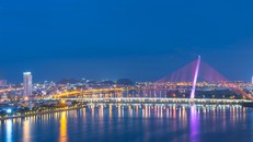 Khu vực hai bên bờ sông Hàn – trung tâm Đà Nẵng.