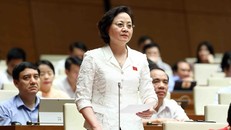 Bộ trưởng Bộ Nội vụ Phạm Thị Thanh Trà phát biểu giải trình, làm rõ một số vấn đề đại biểu Quốc hội nêu. Ảnh: Phạm Kiên/TTXVN.