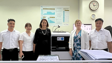 Các thiết bị y tế được hỗ trợ bởi Chương trình Hợp tác Phát triển Quốc tế New Zealand và được cung cấp thông qua UNICEF.