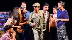 Cảnh trong vở diễn Ai là thủ phạm.