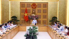 Phó Thủ tướng Trần Hồng Hà, Chủ tịch Hội đồng Thẩm định Quy hoạch Mạng lưới Cơ sở Y tế Quốc gia thời kỳ 2021-2030, tầm nhìn đến năm 2050 phát biểu chỉ đạo. Ảnh: Văn Điệp/TTXVN.