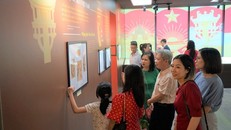 Chiêm ngưỡng "Bảo vật quốc gia - Phác thảo mẫu Quốc huy Việt Nam"