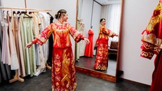 Trang phục cưới truyền thống của Trung Quốc.