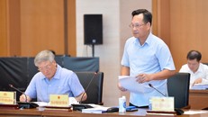 Phó Chánh án Tòa án nhân dân tối cao Nguyễn Văn Tiến phát biểu tại Phiên họp lần thứ 10 của Ủy ban Tư pháp.