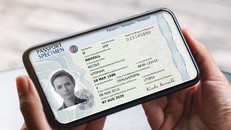 Hộ chiếu truyền thống có trở nên lỗi thời?