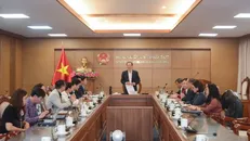 Thứ trưởng Phạm Ngọc Thường cho hay đào tạo, bồi dưỡng là quá trình liên tục với phương châm tập trung cao độ nhất cho đội ngũ giáo viên.