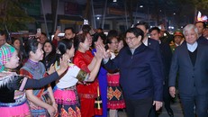 Chùm ảnh: Thủ tướng cùng nhân dân tỉnh biên giới Cao Bằng đón năm mới 2024