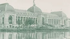 Tòa nhà trung tâm Cung Đấu xảo Hà Nội. Nguồn: Gallica.bnf.fr.