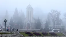 Sáng sớm 23/1 tại thị xã Sa Pa, nhiệt độ hạ xuống chỉ còn dưới 4 độ C. Ảnh: Quốc Khánh/TTXVN.