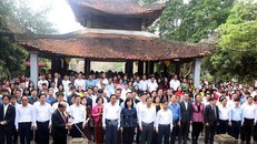 Dâng hương tưởng niệm Đại danh y Hải Thượng Lãn Ông Lê Hữu Trác