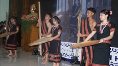 Khôi phục trang phục truyền thống của đồng bào dân tộc thiểu số