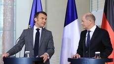 Thủ tướng Đức Olaf Scholz (phải) và Tổng thống Pháp Emmanuel Macron.