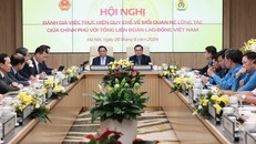 Thủ tướng cho ý kiến về 12 đề xuất, kiến nghị của Tổng Liên đoàn Lao động Việt Nam. Ảnh: VGP/Nhật Bắc.