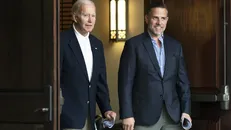 Tổng thống Mỹ Joe Biden và con trai Hunter Biden. Ảnh: NBC.