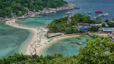 Du khách trên đảo Koh Nang Yuan (Thái Lan). Nguồn: Thailand Magazine.