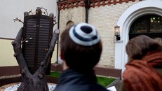 Đài tưởng niệm cuộc tấn công bài Do Thái vào giáo đường Do Thái ở Halle, miền đông nước Đức. Ảnh: AFP.