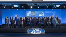 Các đại biểu chụp ảnh chung tại Hội nghị thượng đỉnh NATO ở Washington, D.C., Mỹ.