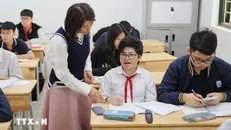 Học sinh lớp 9 ở Hà Nội ôn tập để chuẩn bị cho kỳ thi vào lớp 10. Nguồn: TTXVN.