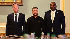 (Từ trái sang) Ngoại trưởng Mỹ Antony Blinken, Tổng thống Ukraine Volodymyr Zelenskyy và Ngoại trưởng Anh David Lammy tại cuộc gặp ở Kiev ngày 11/9.