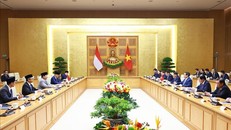 Thủ tướng Phạm Minh Chính hội kiến Tổng thống đắc cử Indonesia Prabowo Subianto. Ảnh: Dương Giang/TTXVN.