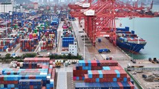 Doanh nghiệp xuất khẩu Trung Quốc "nhấp nhổm" trước thềm bầu cử Mỹ