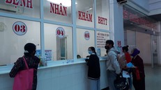 Thanh toán KCB khi đi khám chữa bệnh bằng thẻ BHYT. Ảnh: TTXVN.