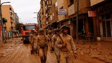 Tây Ban Nha triển khai 7.500 binh sĩ đến khu vực lũ lụt