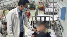 Bệnh viện Nhi đồng 1 cũng ghi nhận trẻ mắc sốt xuất huyết nhập viện gia tăng.