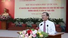 Đồng chí Lại Xuân Môn phát biểu đề dẫn hội thảo.