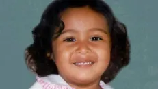 Andrea Michelle Reyes bị mẹ ruột là bà Rosa Tenoria bắt cóc khi chỉ mới 2 tuổi vào tháng 10/1999.