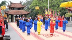 Đội tế lễ xã Chu Hóa (thành phố Việt Trì) thực hiện nghi thức tế lễ truyền thống tại đền thờ Đức Quốc Tổ Lạc Long Quân, ngày 3/4/2025. Ảnh: Tạ Toàn/TTXVN.