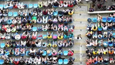 Các ngành hàng tại Anh hỗ trợ khách hàng ngoại cỡ