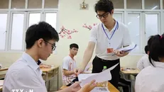 Thí sinh dự thi vào lớp 10. Ảnh: TTXVN