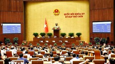 Quốc hội biểu quyết thông qua Nghị quyết của Quốc hội về một số cơ chế, chính sách đặc biệt, tạo đột phá trong xây dựng và tổ chức thi hành pháp luật. Ảnh: Doãn Tấn/TTXVN