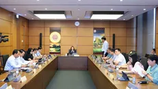 Quốc hội thảo luận ở tổ về phát triển kinh tế-xã hội những tháng đầu năm 2025. Ảnh: TTXVN.