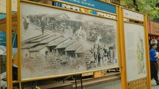 Không gian trưng bày triển lãm gốm Nam Bộ tại Đường sách Nguyễn Văn Bình.