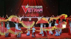 Phần biểu diễn nghệ thuật trong Chương trình “Vinh quang Việt Nam.”