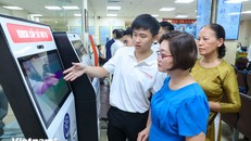 Trung tâm Phục vụ hành chính công Hà Nội đảm bảo hiệu quả phục vụ người dân và doanh nghiệp. Ảnh: Minh Sơn/TTXVN.