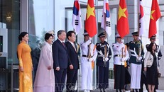 Tổng thống Hàn Quốc Lee Jae Myung và Phu nhân chủ trì Lễ đón Tổng Bí thư Tô Lâm và Phu nhân. Ảnh: Thống Nhất/TTXVN.