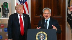 Tổng thống Mỹ Donald Trump và CEO Nvidia Jensen Huang.