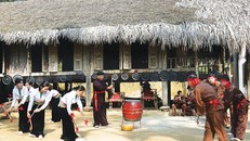 Giữ gìn, phát huy văn hóa Mường trong không gian mới