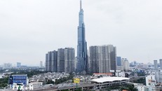 Đoàn tàu metro tuyến Bến Thành - Suối Tiên chạy qua Thành phố. Ảnh: Hồng Đạt/TTXVN.