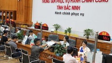Bộ máy vận hành thông suốt, tạo thuận lợi cho người dân tại Trung tâm Phục vụ hành chính công tỉnh Bắc Ninh. Ảnh: Danh Lam/TTXVN.