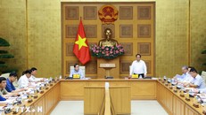 Cuộc họp giữa Đảng ủy Chính phủ và Đảng ủy Quốc hội nhằm chuẩn bị cho Kỳ họp thứ 10, Quốc hội khóa XV. Ảnh: Dương Giang/TTXVN.