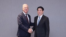 Chủ tịch nước Lương Cường tiếp Tổng Thư ký Phòng Thương mại quốc tế (ICC) John W.H. Denton AO. Ảnh: Lâm Khánh/TTXVN.