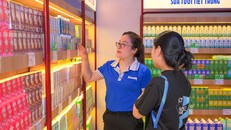 Vinamilk tăng trưởng doanh thu quý 3 tại thị trường trong nước nhờ tăng độ phủ cửa hàng; sản phẩm mới và đa dạng cách tiếp cận người tiêu dùng. Ảnh: Vi Nam.